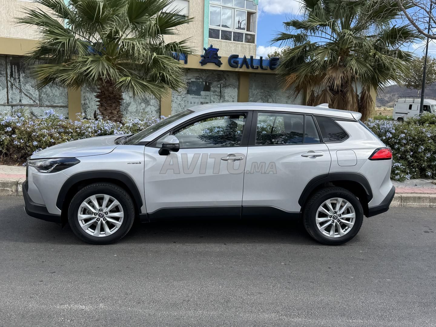 تويوتا كورولا كروس X SUV هايبرد BVA 71 ألف كم 2021